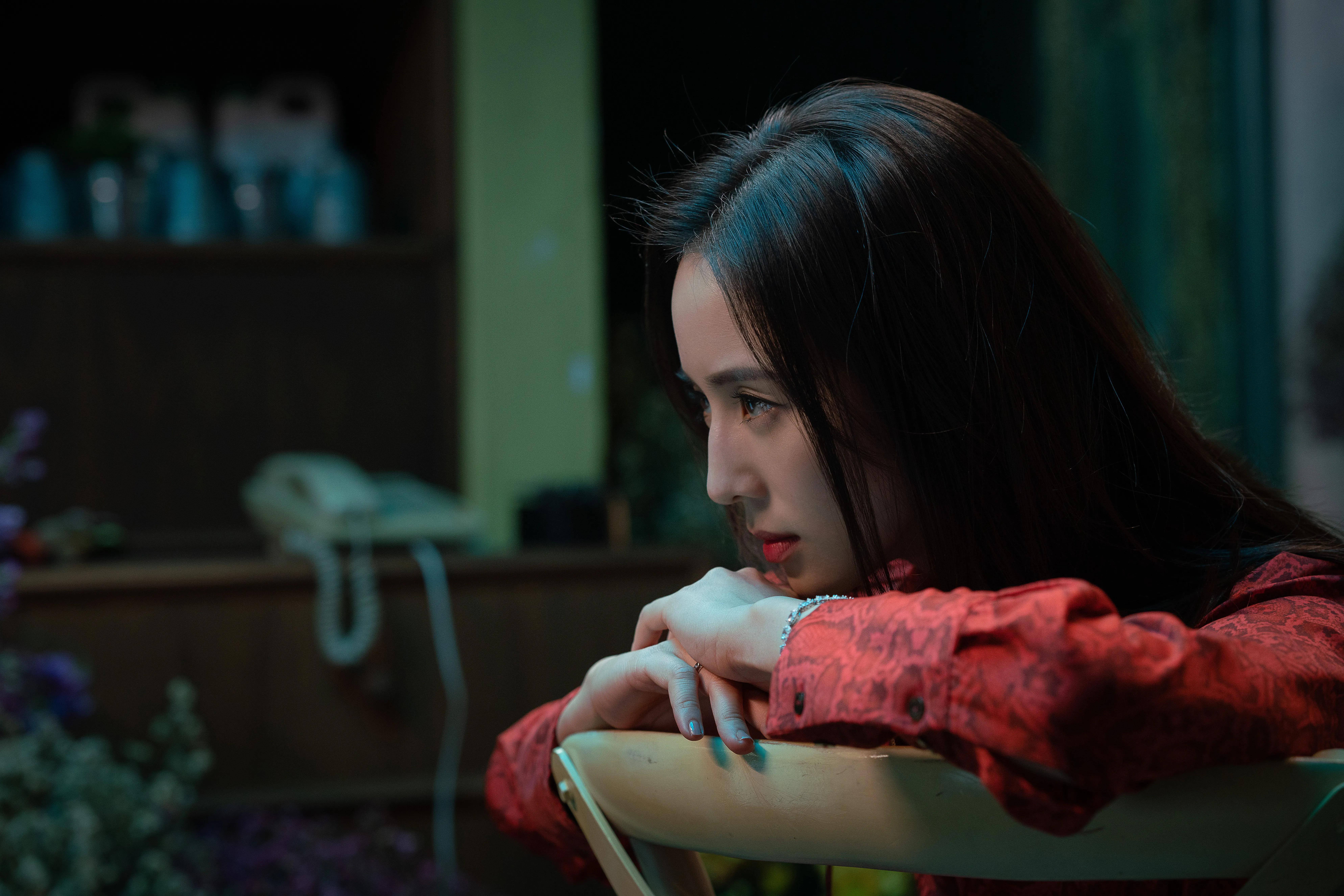 《唐人街探案》张钧甯lvy玫瑰红长裙高清原图