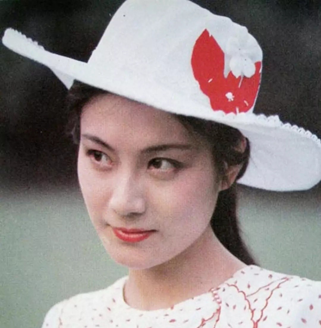 演员陈烨：巅峰时赴美留学，嫁美国丈夫生二子，如今她值得吗？