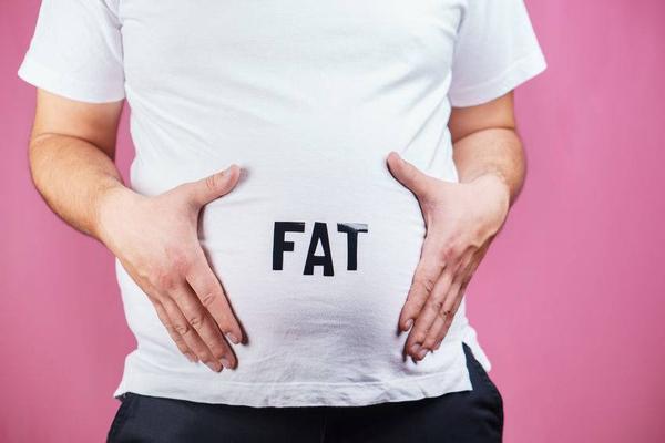 长期久坐不动，或“招惹”这6个危害，若你有，及时改正