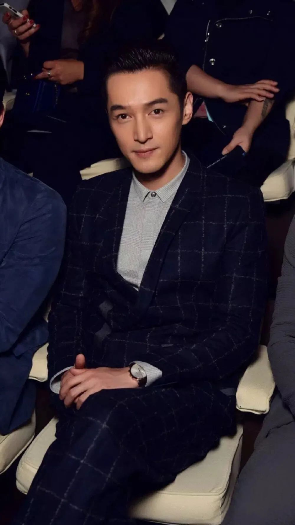 精选男明星壁纸合集｜秦霄贤｜白敬亭｜胡歌｜车银优｜陈立农