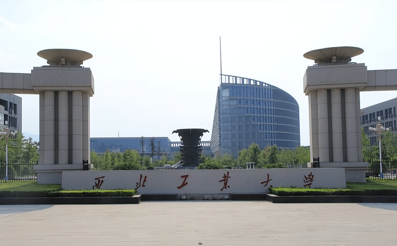 中国最有钱的女房东，一月收租2个亿，分前夫200亿，给女儿500亿