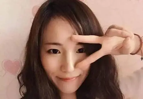 5年前，江歌替闺蜜挡刀遇害，躲门后存活的闺蜜后来怎样了？