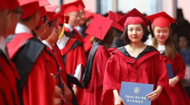 22年中国烟草招聘，年薪达到6位数，这类身份的大学生被优先录取