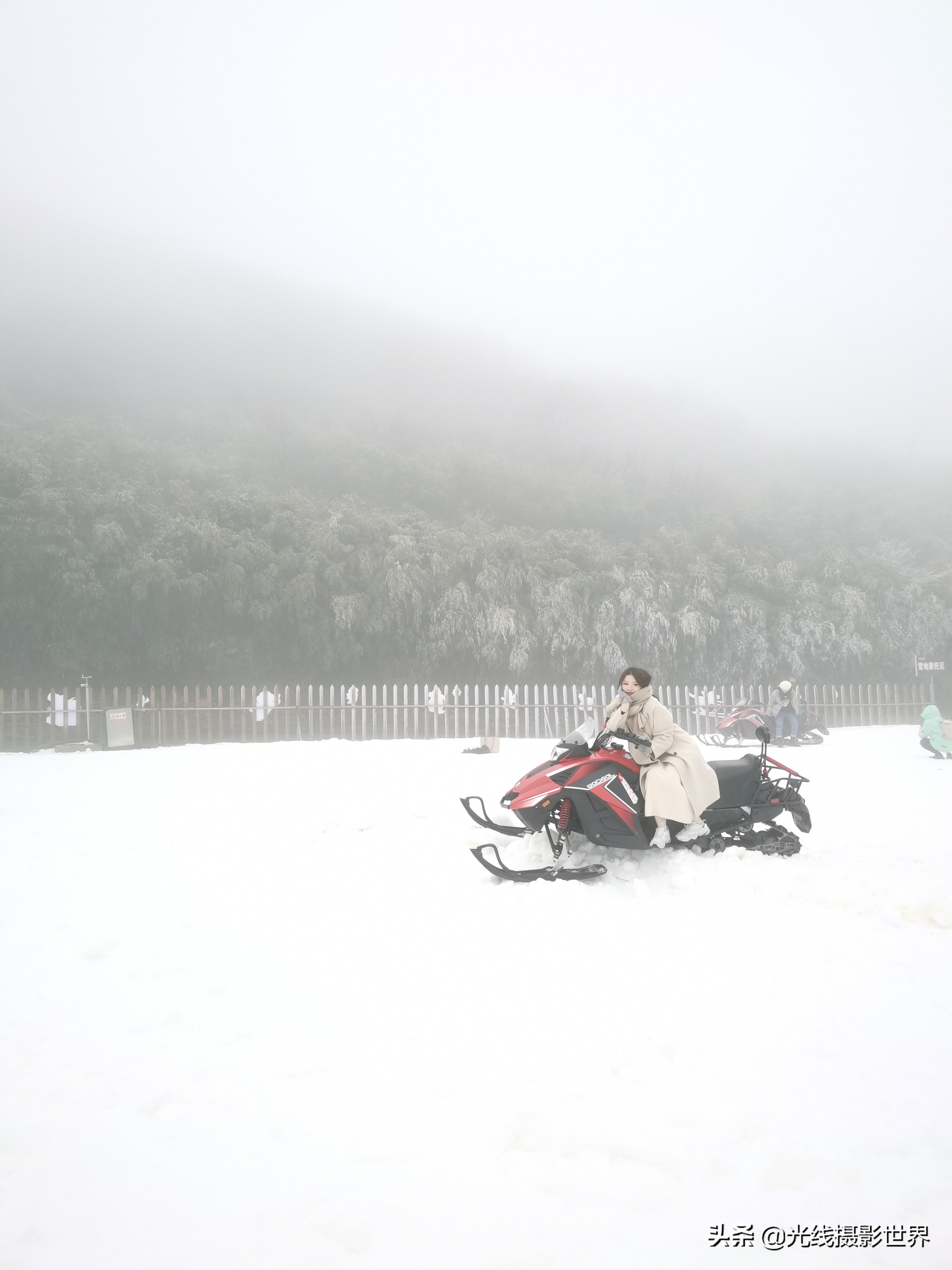 下雪啦！南川金佛山下雪啦！到高山滑雪场体验速度与激情吧