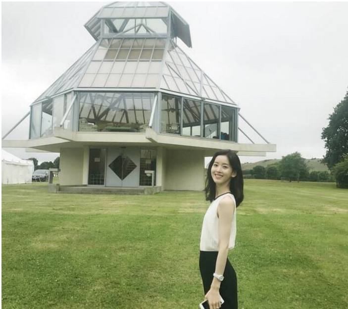 不知妻美刘强东，3段恋爱史4个女学生，每个女人都是人生转折点