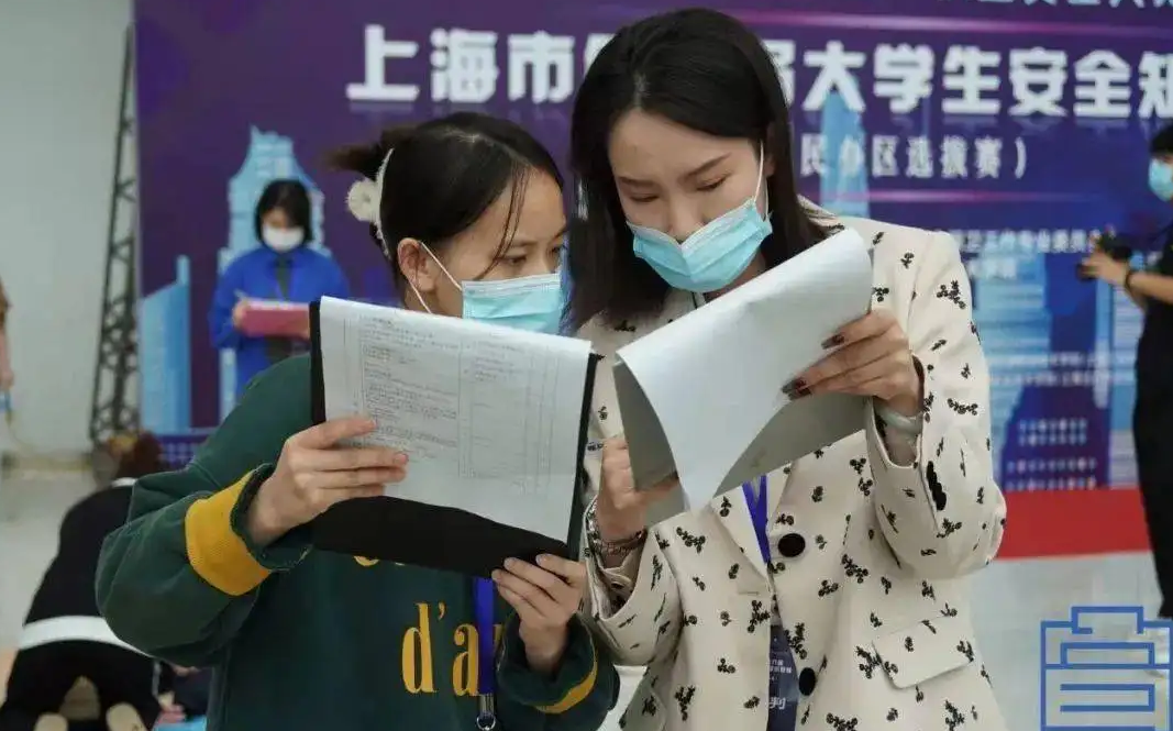 上海本科生晒“收入”，金额一言难尽，难怪那么多人想离开上海