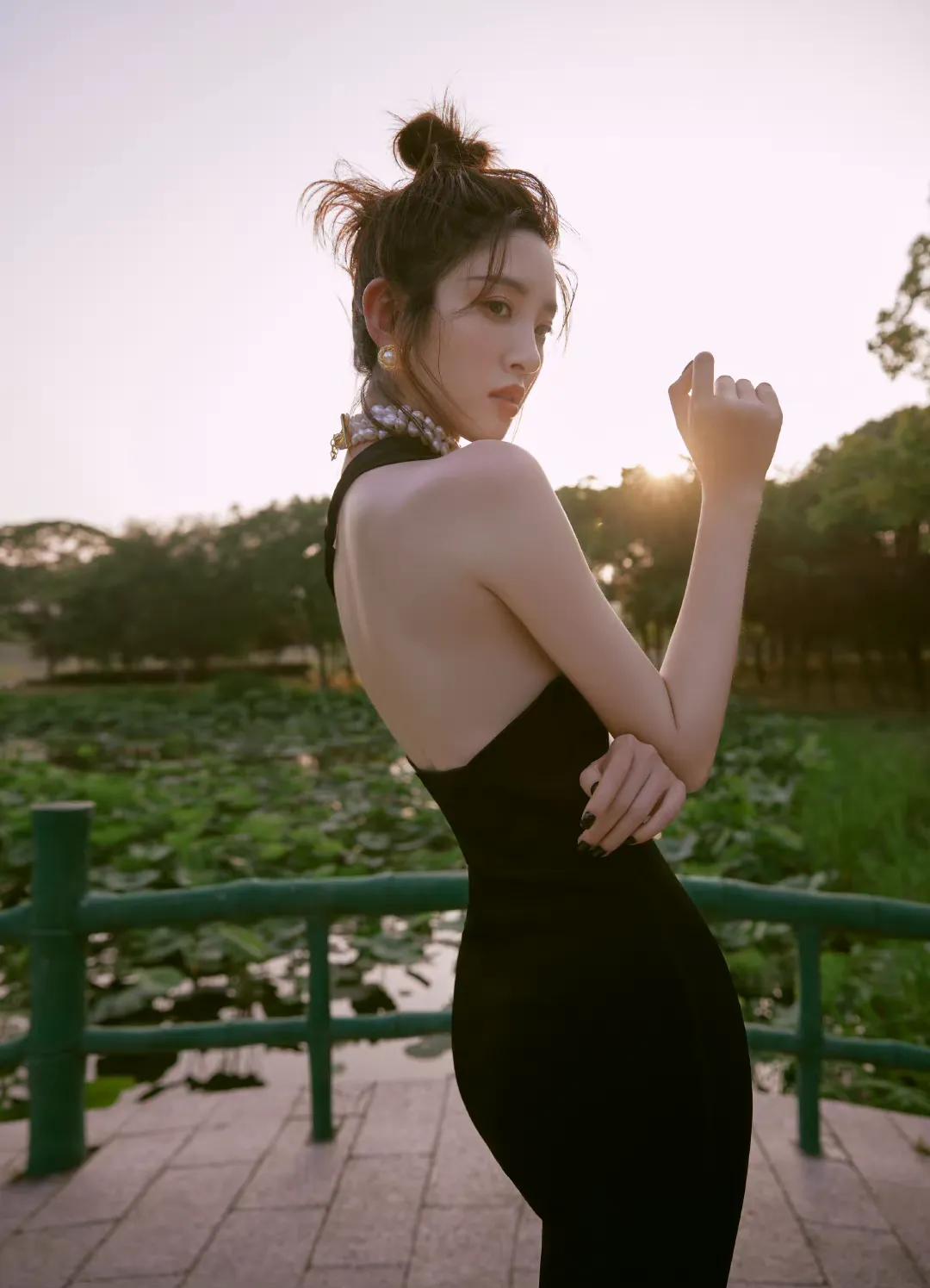 唐艺昕近期穿搭