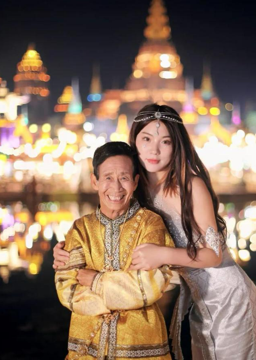 贫民窟女孩创业6年身价过亿，关掉公司陪七旬养父全国游，炒作？