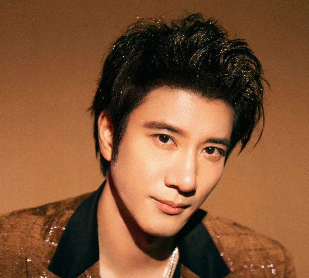 台媒曝王力宏回豪宅陪伴子女，一整天未离开，跟李靓蕾疑似已见面