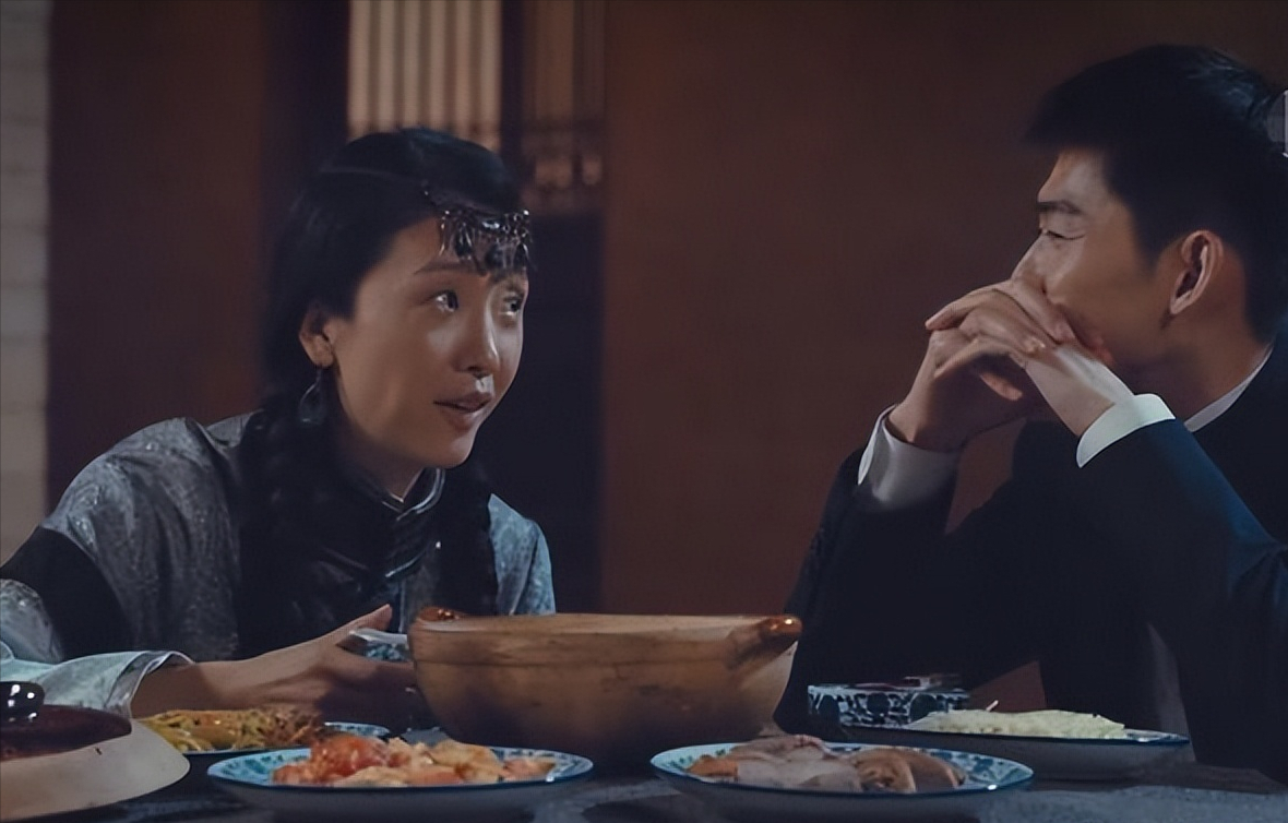 《烽烟尽处》：37岁的张翰演学生，42岁女演员却演张翰剧中的娘