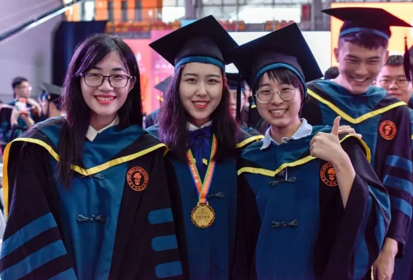 清北争夺赛再次打响，考生凌晨三点接到“抢人电话”，果然很卷