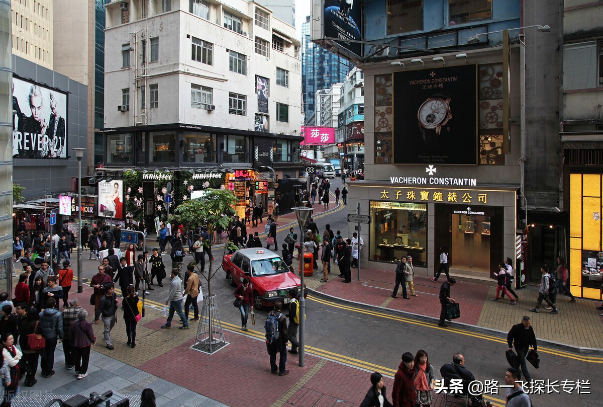 顺丰王卫：向父亲借10万发家钱，赚千亿身价，妻子买别墅从不手软