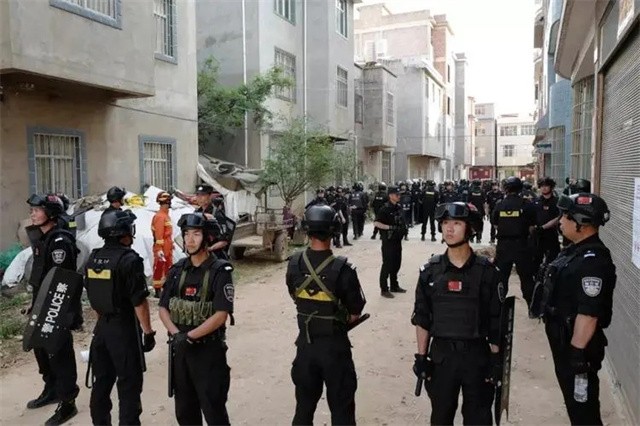 三姐弟称霸思南11年：火烧教育局，强锁国土局，逼校长下跪