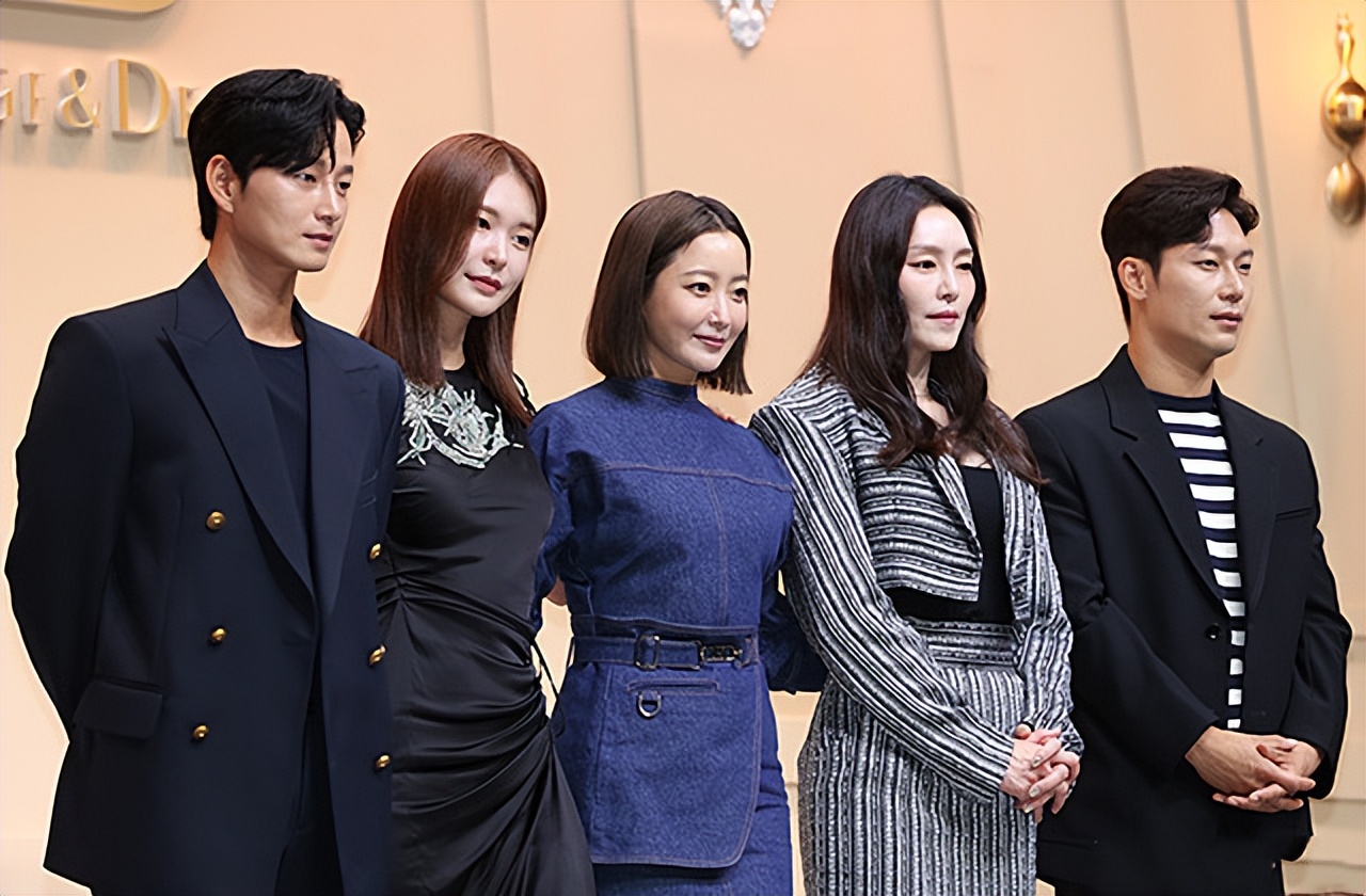 演员金喜善出席《黑色的新娘》制作发布会