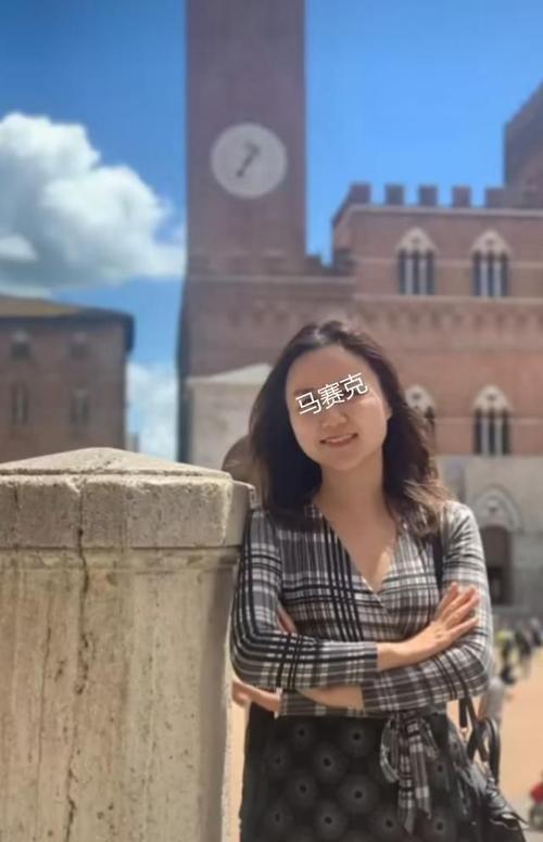 宋庚一被学校开除后，却获得2位高校教师力挺，网友：必须严惩