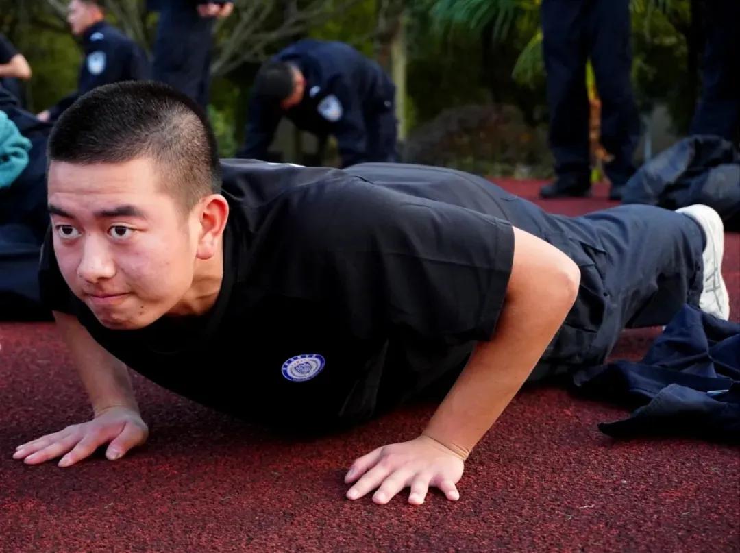 考警校怎样的条件才能够保证自己政审合格？大师兄帮你过政审