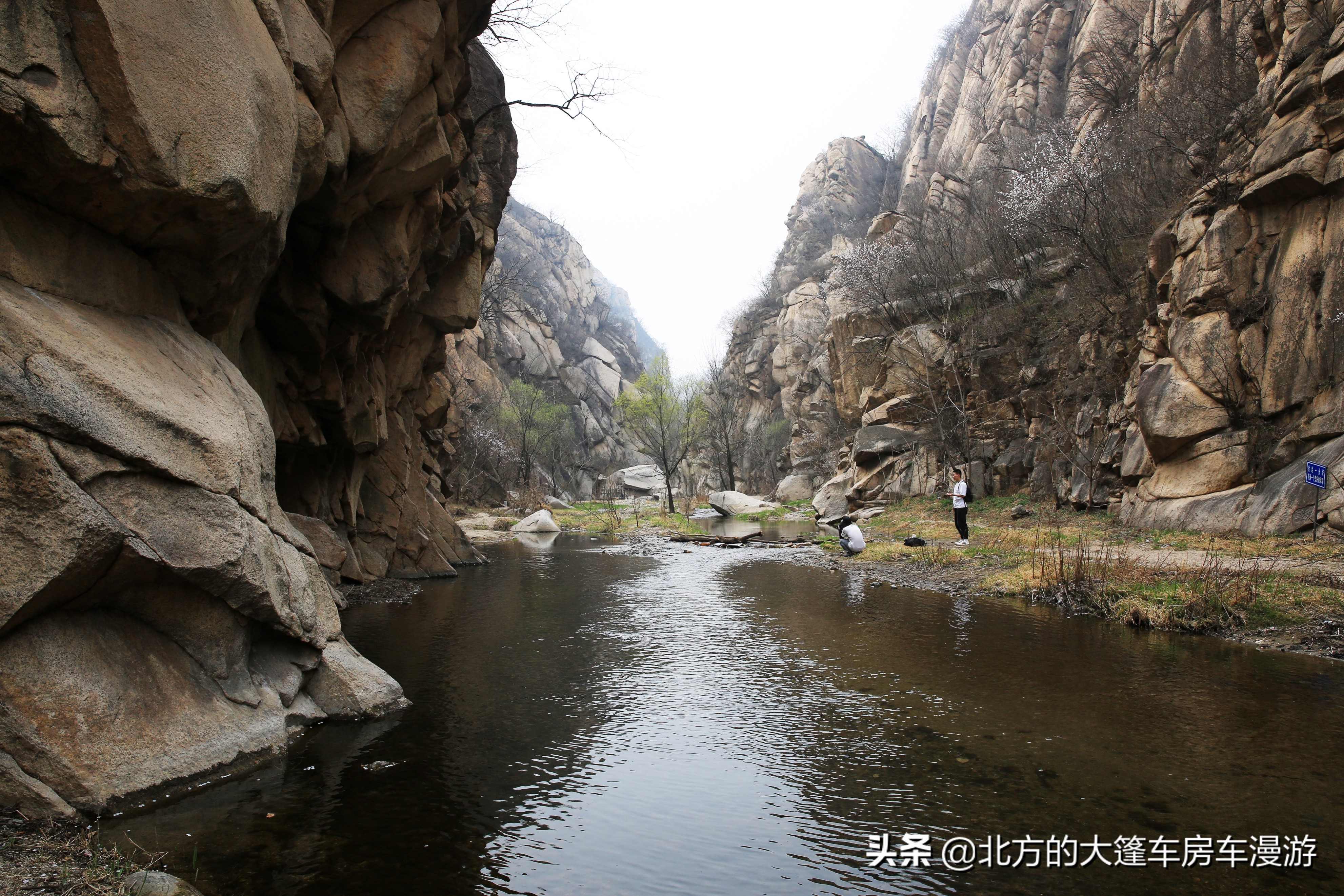 走过北京春天最美的盘山公路去那山桃花盛开的地方——龙泉峪长城