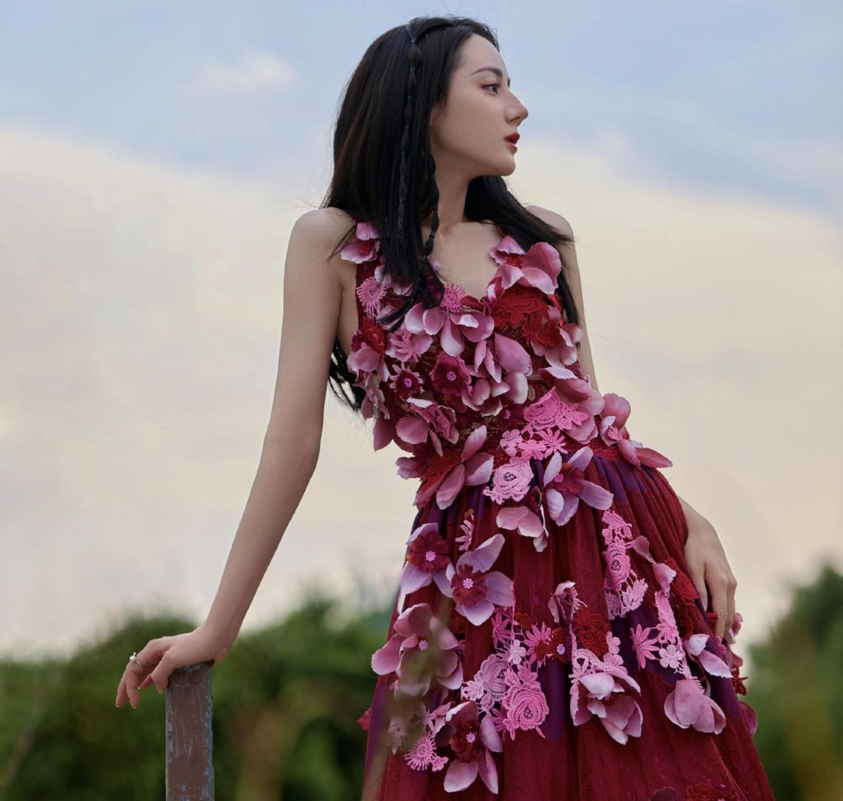 脸和身材判若两人，天使脸魔鬼身材的女明星，有的绝色有的尴尬