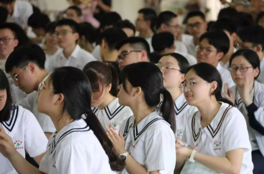 大学生报考专业“后悔榜”，一入医学深似海，从此青春不复存