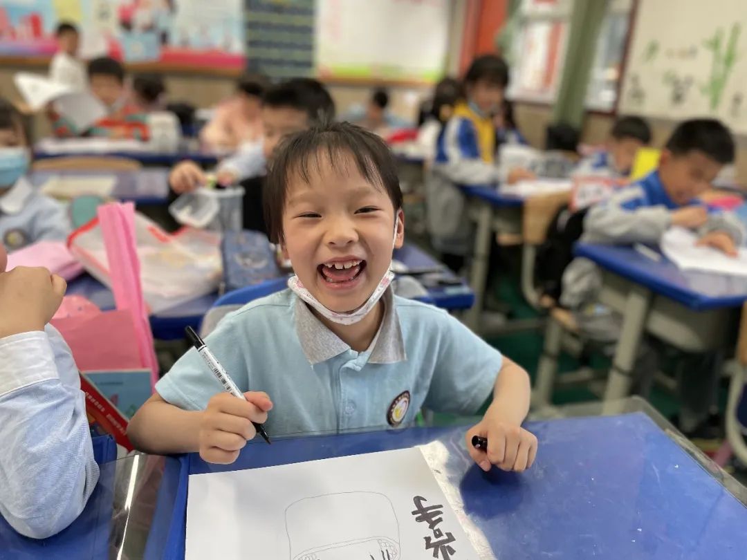 夏花灿烂 定格微笑｜成都高新区中和小学用微笑迎接每一天