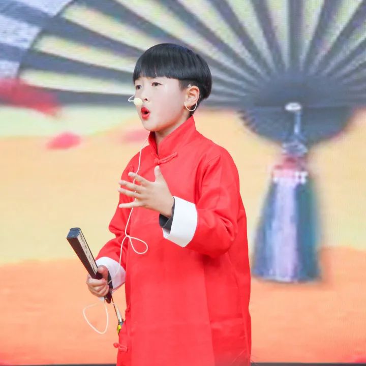 花田花绽，阅读悦心｜双流区黄甲小学举行读书节之阅读表演赛