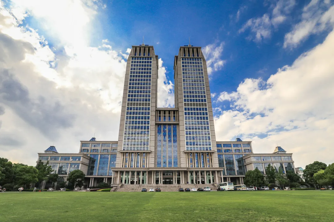 踏遍世界，只为寻你！诚邀海外优青加盟复旦！