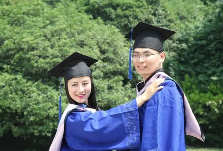 大学女生放假带男友回家，第一天其乐融融，一夜之后却被家长撵走