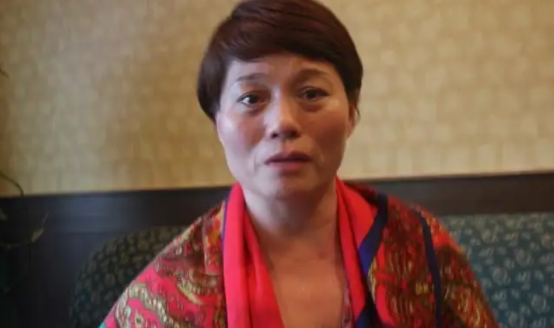 送妻女入狱，跨省打岳父，起底蓝翔创始人一地鸡毛的家族恩怨