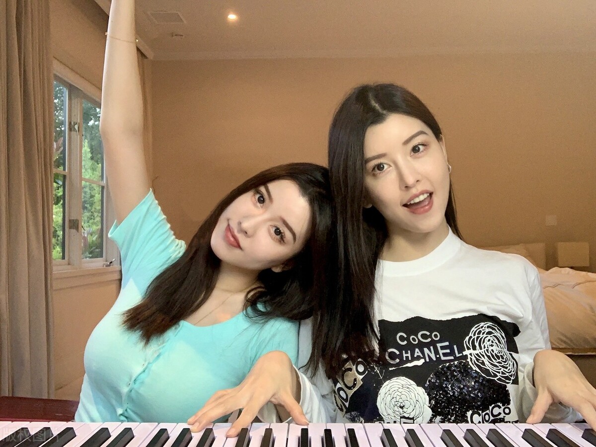 by2整容前后素颜惊呆众人 双胞胎女团by2否认整容图片