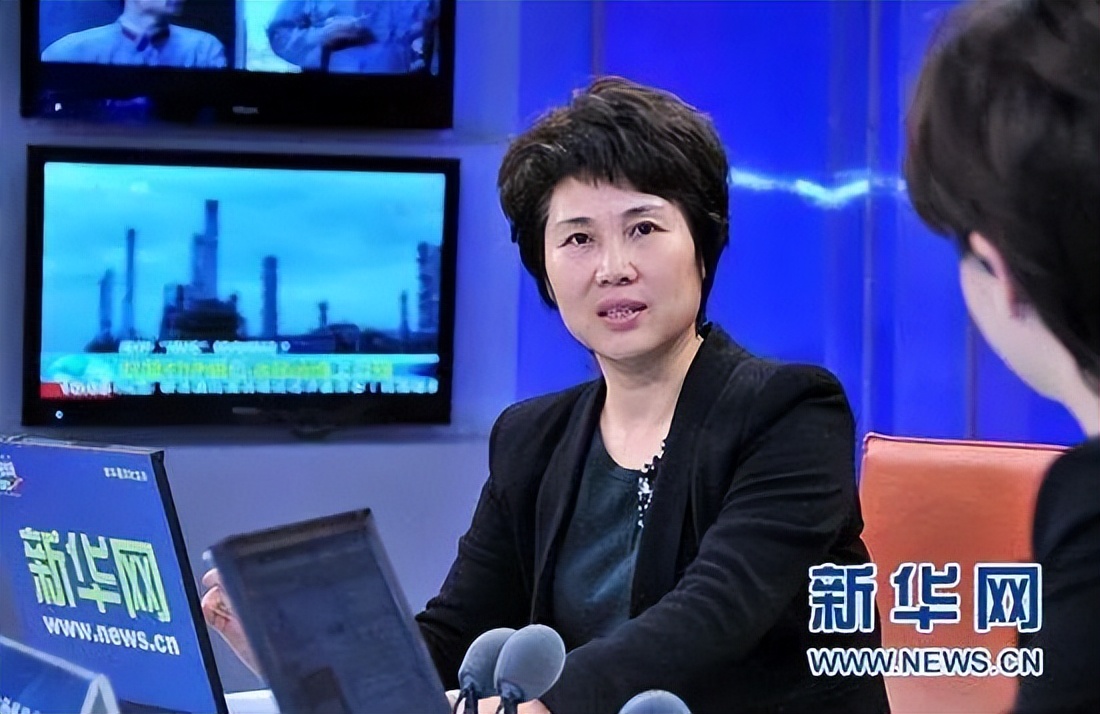 女贪官长期从韩国空运牛奶喝！！