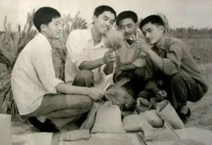 77年恢复高考，北京市第一的001号学生去哪了？一生都在报效祖国