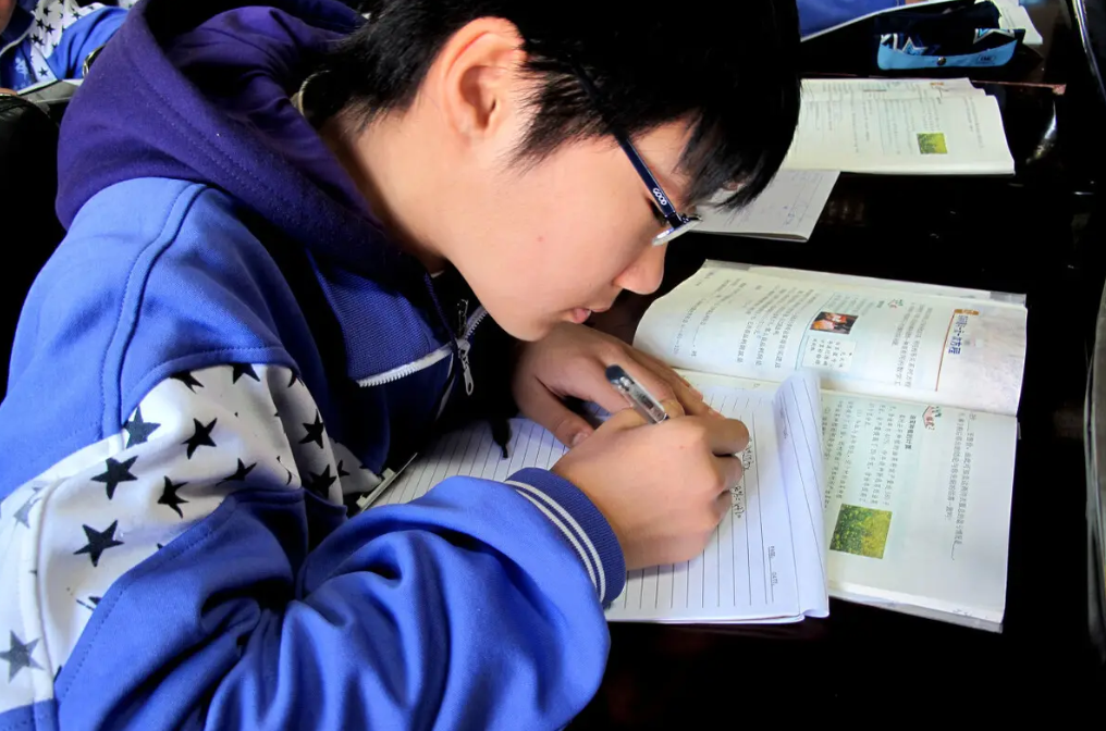 学生想上985、211大学，各科分数达到多少能上岸？班主任给出答案