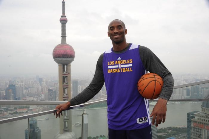 现役nba哪些球星喜欢科比(NBA这么多巨星，为何央视唯独青睐科比呢？)