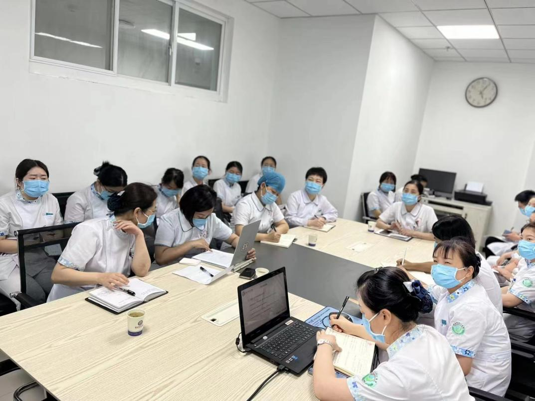 渭南市中心医院呼吸与危重症医学科开展多学科护理查房活动