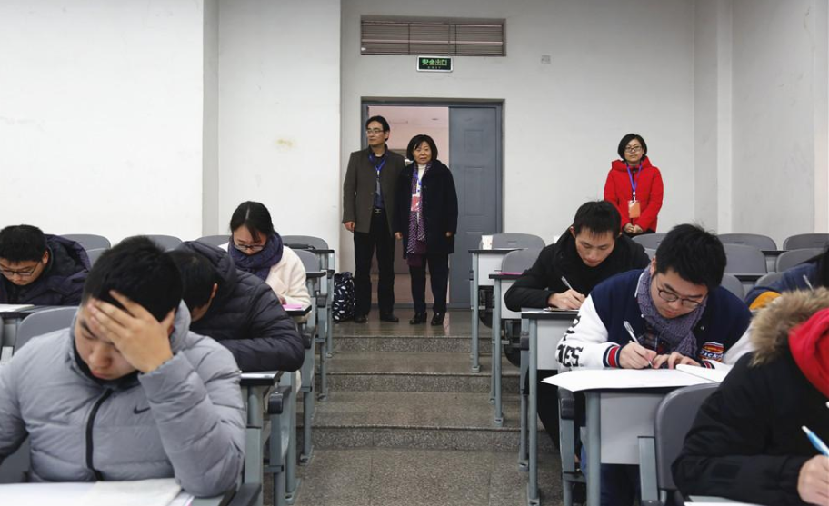 考研初试，都有哪些注意事项？文具能自己带吗？计算器可以用吗？