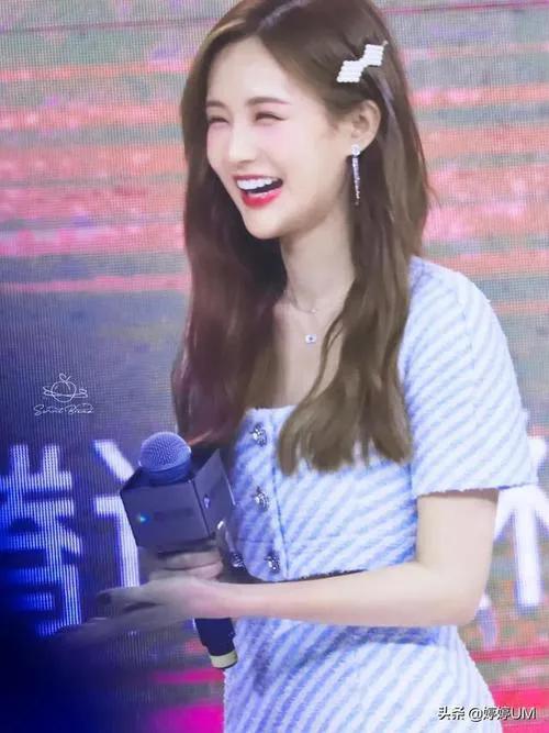 李一桐，甜美像极了初恋