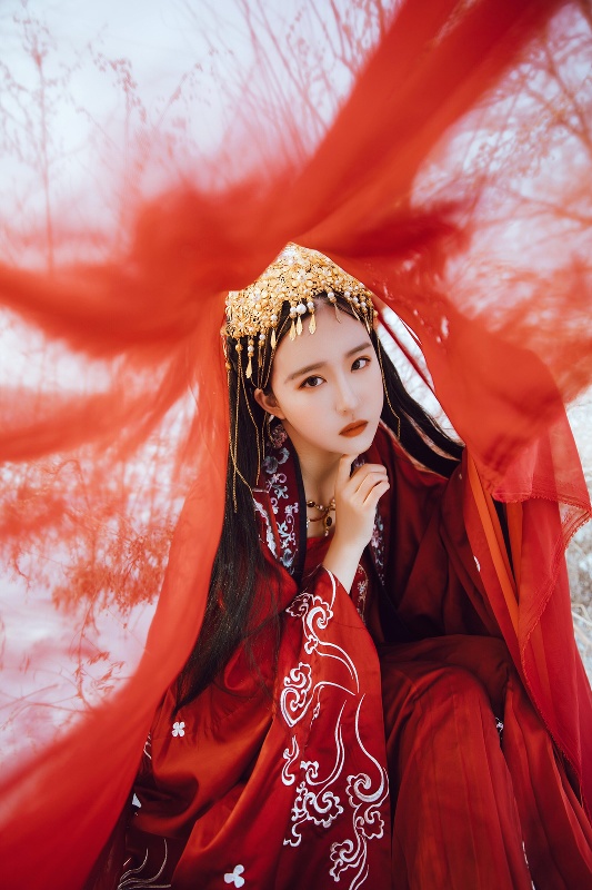 十二位让人一眼倾心的古风汉服美人，实在太漂亮