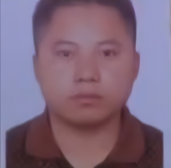 04年，成都男子携妻遭车祸致妻子2级伤残，6年向法院提出8次离婚