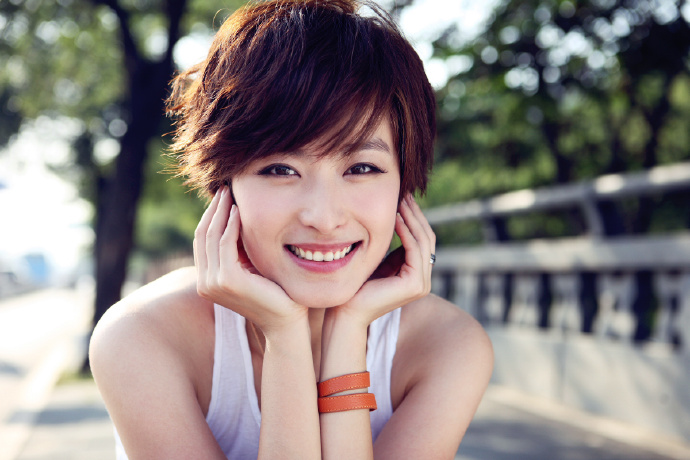 唐嫣大学室友兼伴娘，演过《延禧》《芈月传》，出道17年都不火