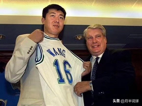 nba里的中国球员有哪些(姚明打NBA挣了五个亿？盘点NBA的六位中国球员工资到底有多少)