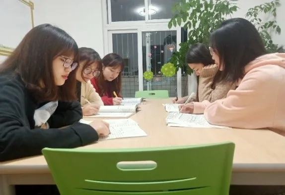 3年平均学分绩点年级第一！四川硬核学霸班：78%学生都考研深造