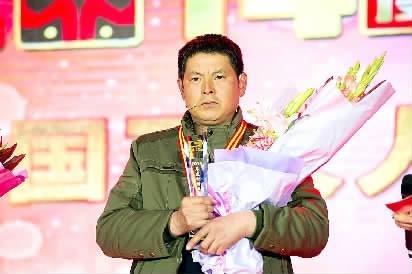 油罐火车被放羊人拦住，政府却奖励了30万元，他后来过得咋样？
