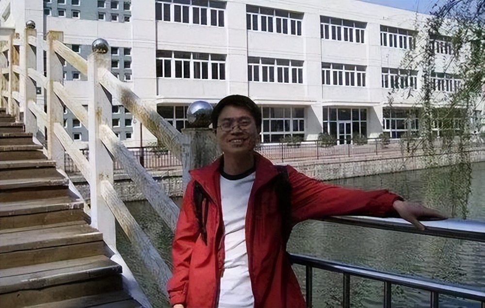 孙俪资助他4年，却当起“白眼狼”，向海清走到今天怪不了别人