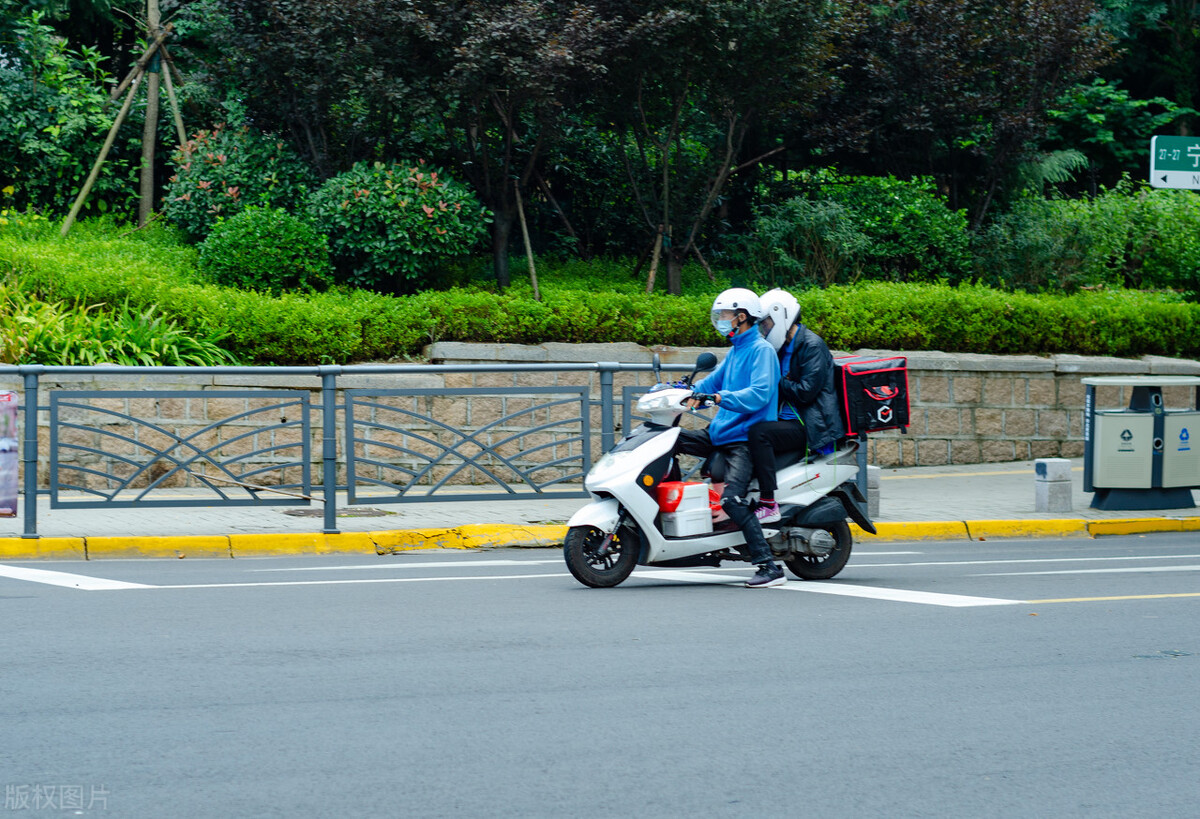 國標電動自行車，滿足3個要求，就可以上牌、不要駕照