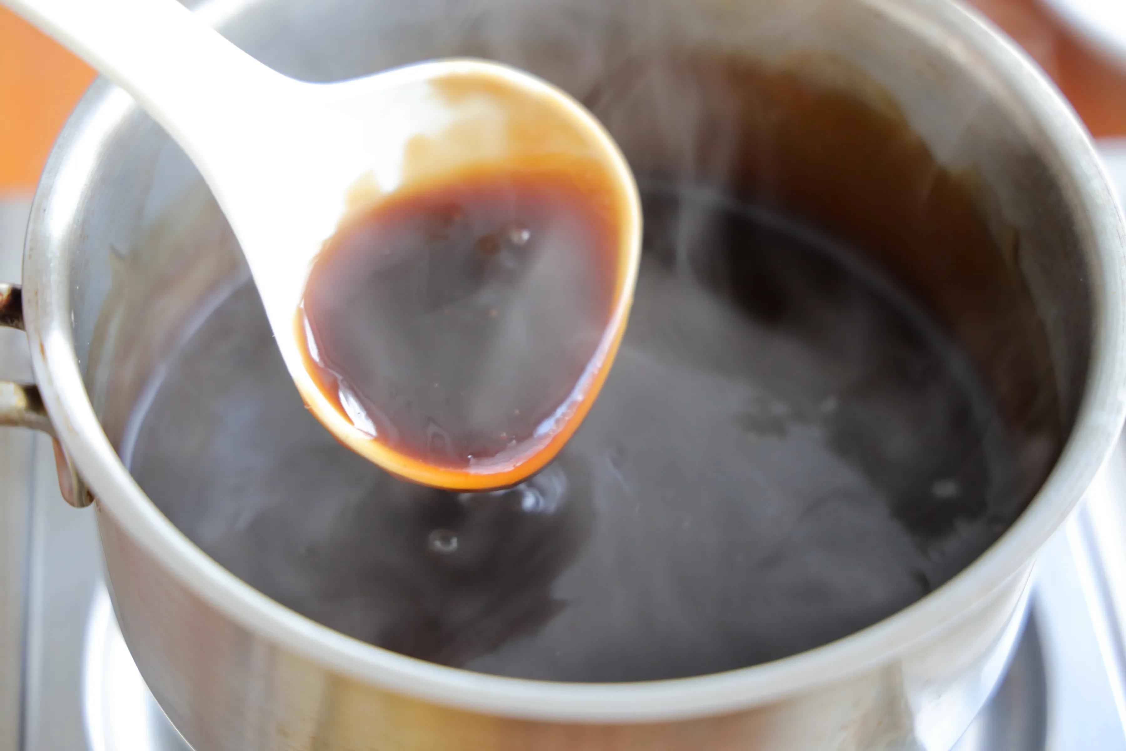 特别适合家宴上的一道甜品，Q弹有嚼劲，不甜不腻，解馋又解腻