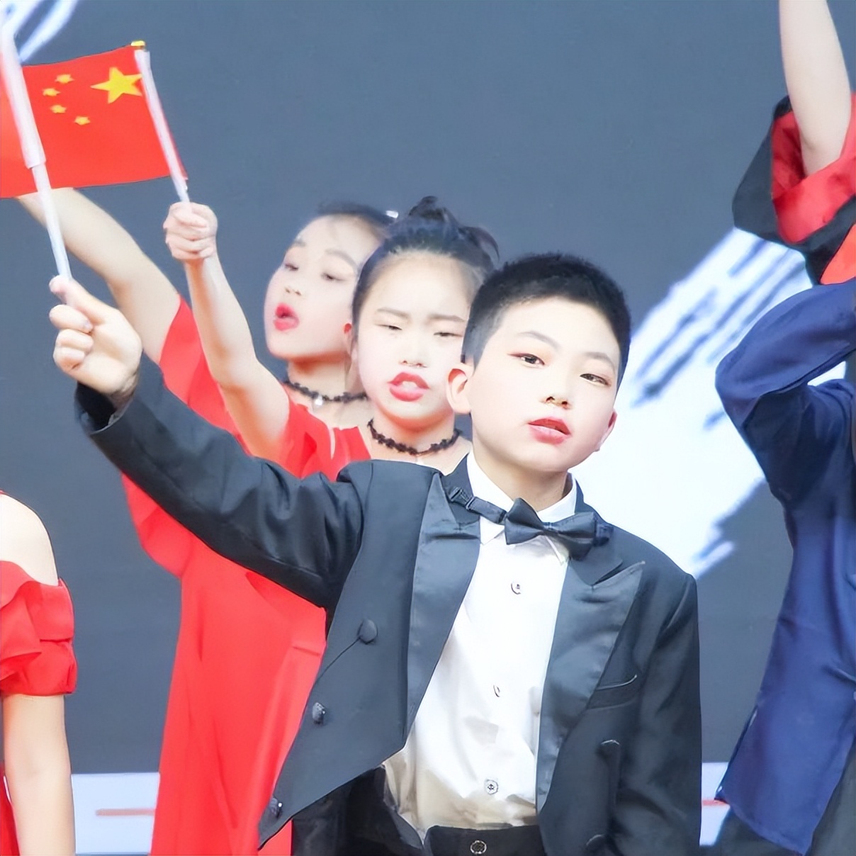 花田花绽，阅读悦心｜双流区黄甲小学举行读书节之阅读表演赛