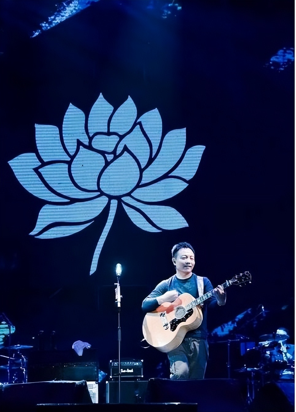 “辞职会长”许巍：曾患抑郁症数次自杀，却治愈无数抑郁症患者