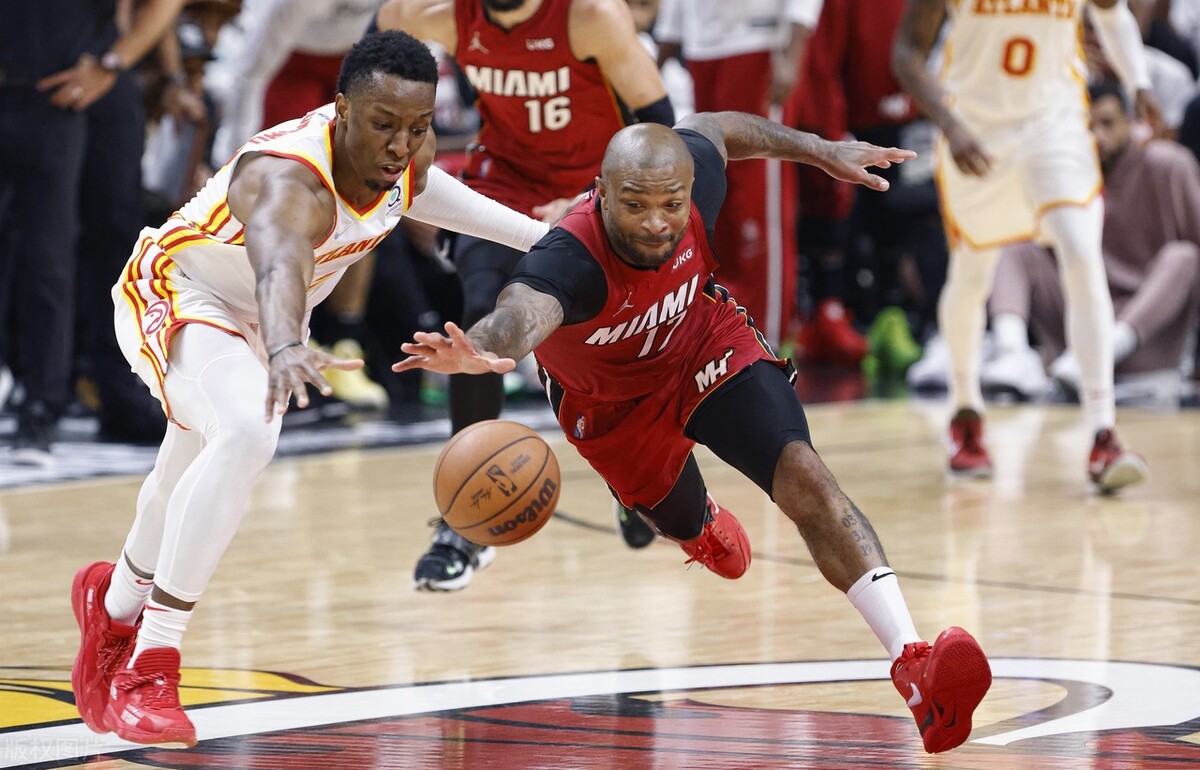 nba最近修改了哪些防守规则(太阳赢下天王山，NBA开2张罚单！热火险胜晋级，附加赛规则或修改)