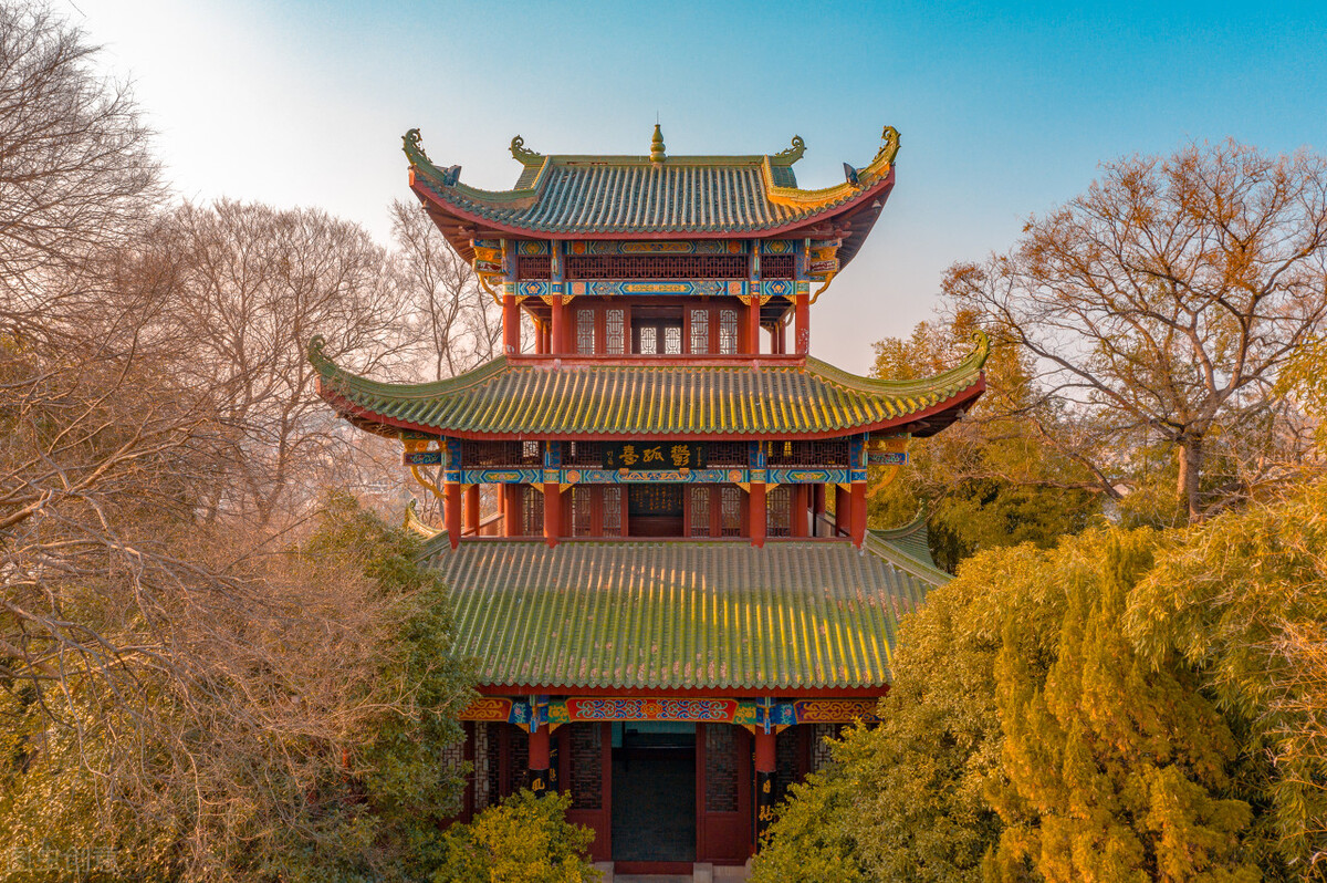 潘美不是奸臣，是北宋爱国名将；一生征战无数，死后配享太庙