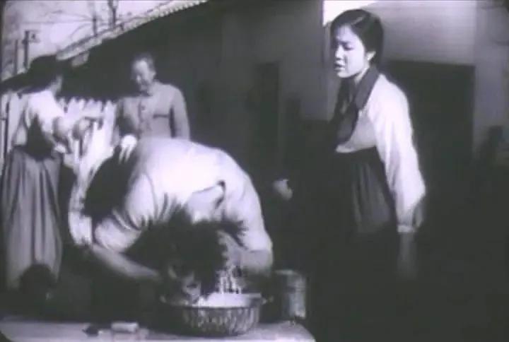世界电影（0105）朝鲜电影《轧钢工人》（1972）剧照欣赏